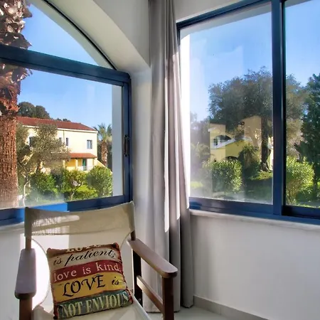 Blue Bay Apartment Gouvia Esterno foto